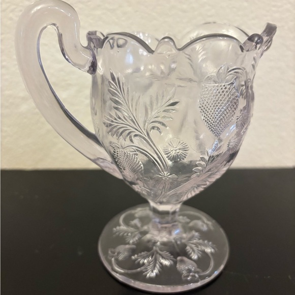 Elegant Glass Creamer with Strawberry Design with a hint of Amethyst color - Picture 4 of 7